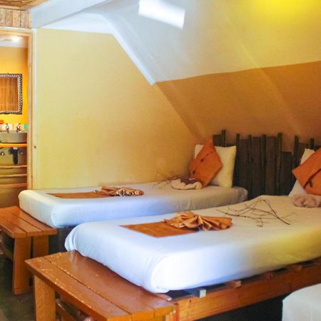 Elephant Trail Guesthouse And Backpackers Kasane Eksteriør bilde