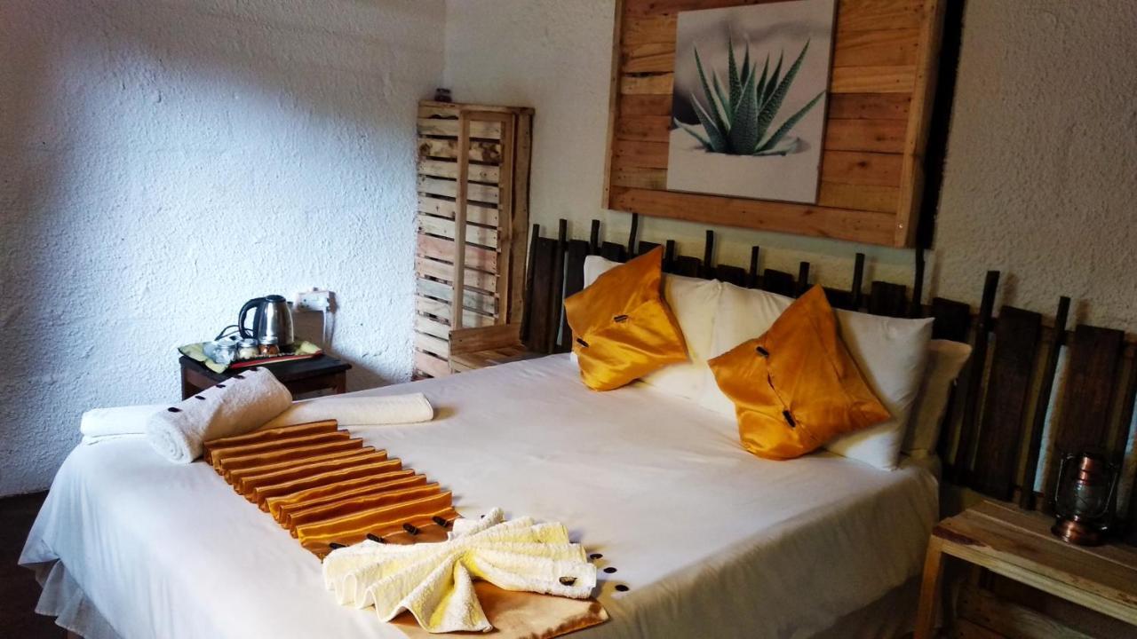 Elephant Trail Guesthouse And Backpackers Kasane Rom bilde