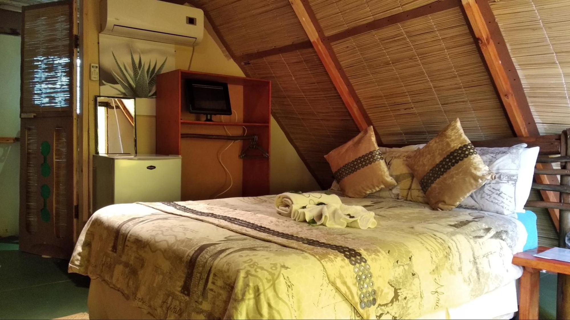 Elephant Trail Guesthouse And Backpackers Kasane Eksteriør bilde