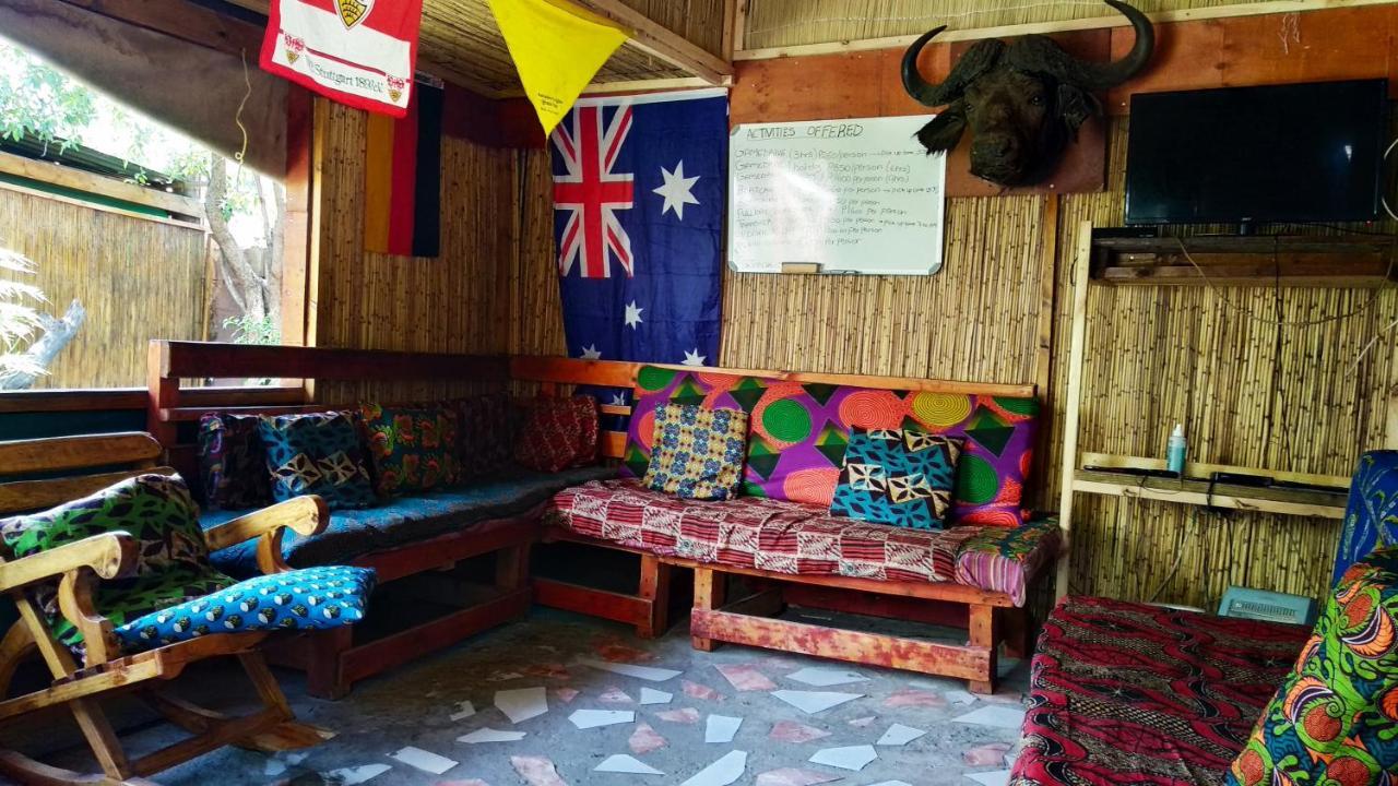 Elephant Trail Guesthouse And Backpackers Kasane Eksteriør bilde